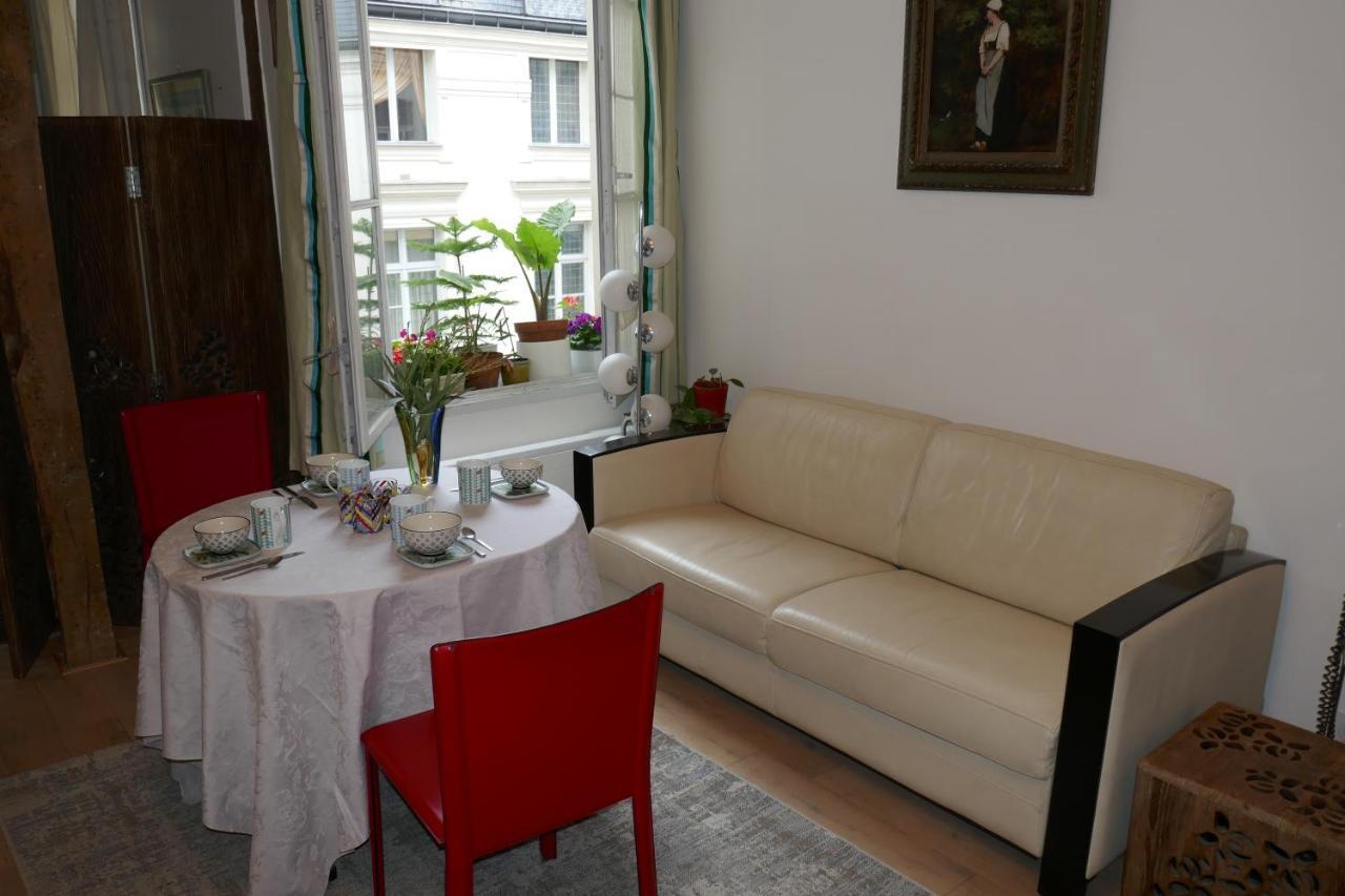 Appartment Near Louvre, Central Paris Exterior photo